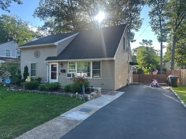 $575,000 | 30 Hunterdon Road, West Orange, NJ 07052