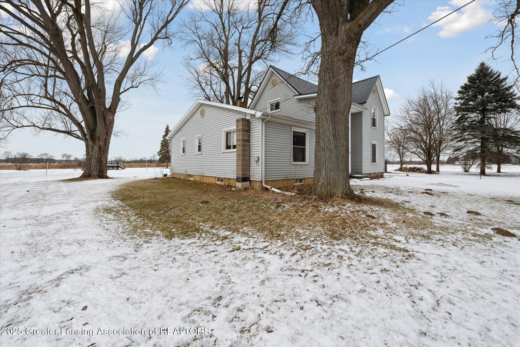 6307 North Watson Road Elsie, MI 48831 - Photo 2 of 53 02-6307-N-Watson-Rd-Elsie-MI-48831-Windo