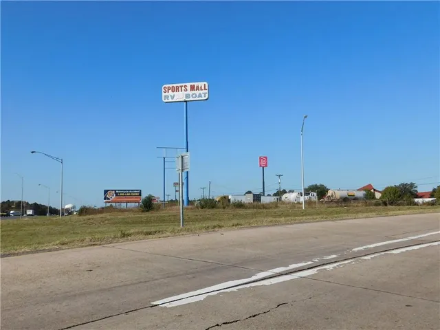 $599,000 | 7295 Greenwood Road, Shreveport, LA 71119