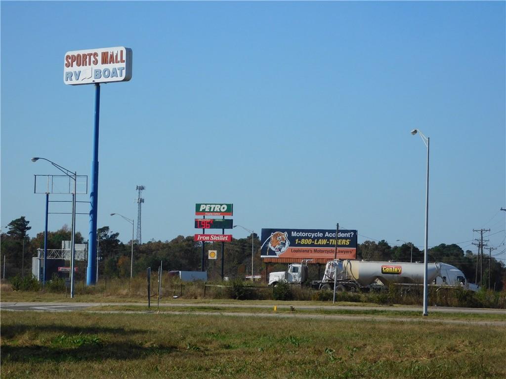 7295 Greenwood Road Shreveport, LA 71119 - Photo 16 of 16 a front view of a building with street
