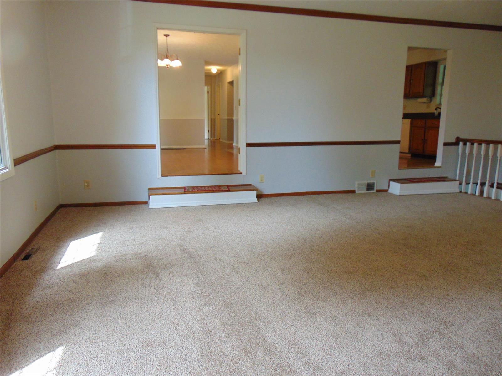5212 Airport Road Godfrey, IL 62035 - Photo 3 of 76