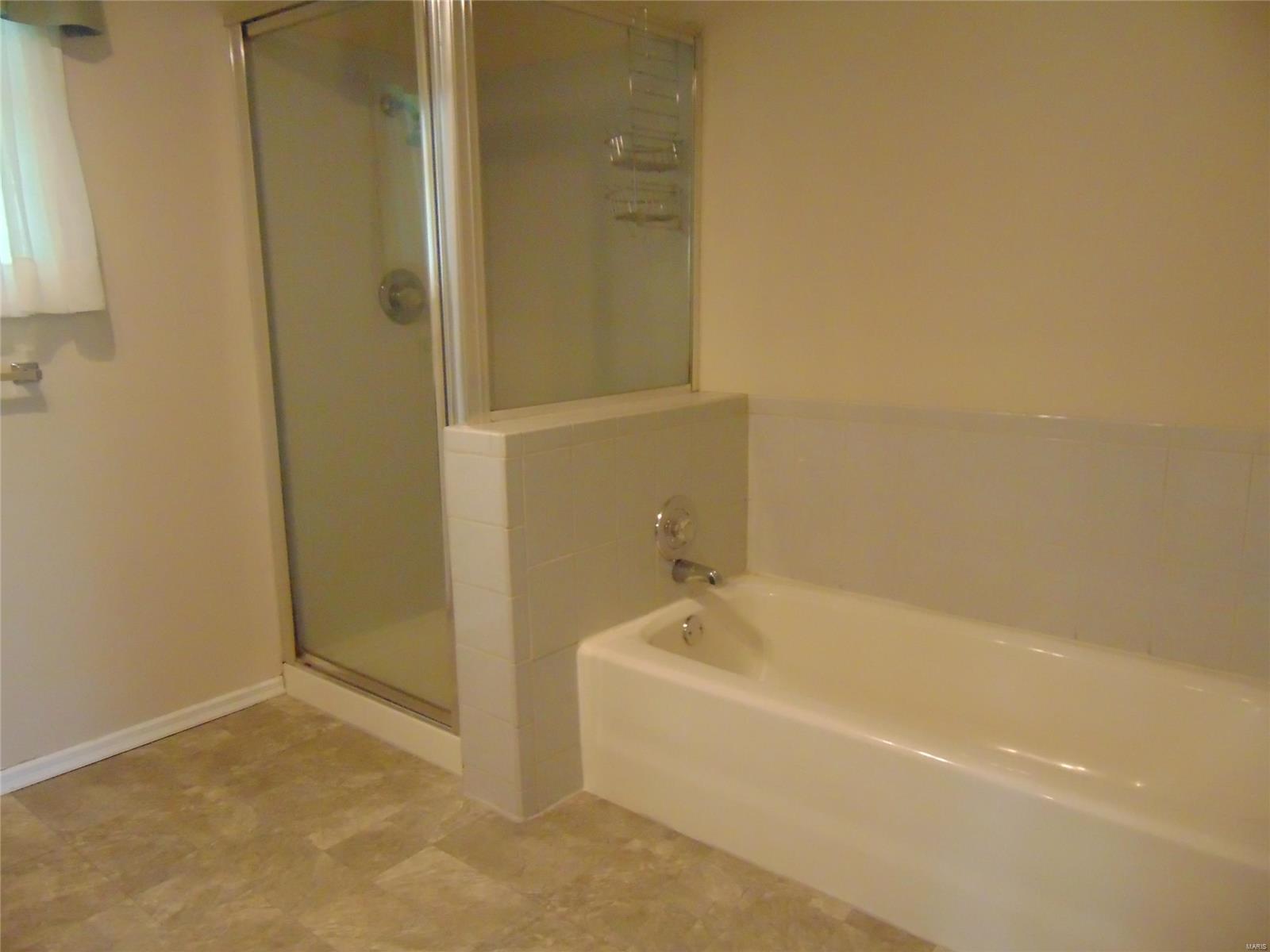 5212 Airport Road Godfrey, IL 62035 - Photo 23 of 76