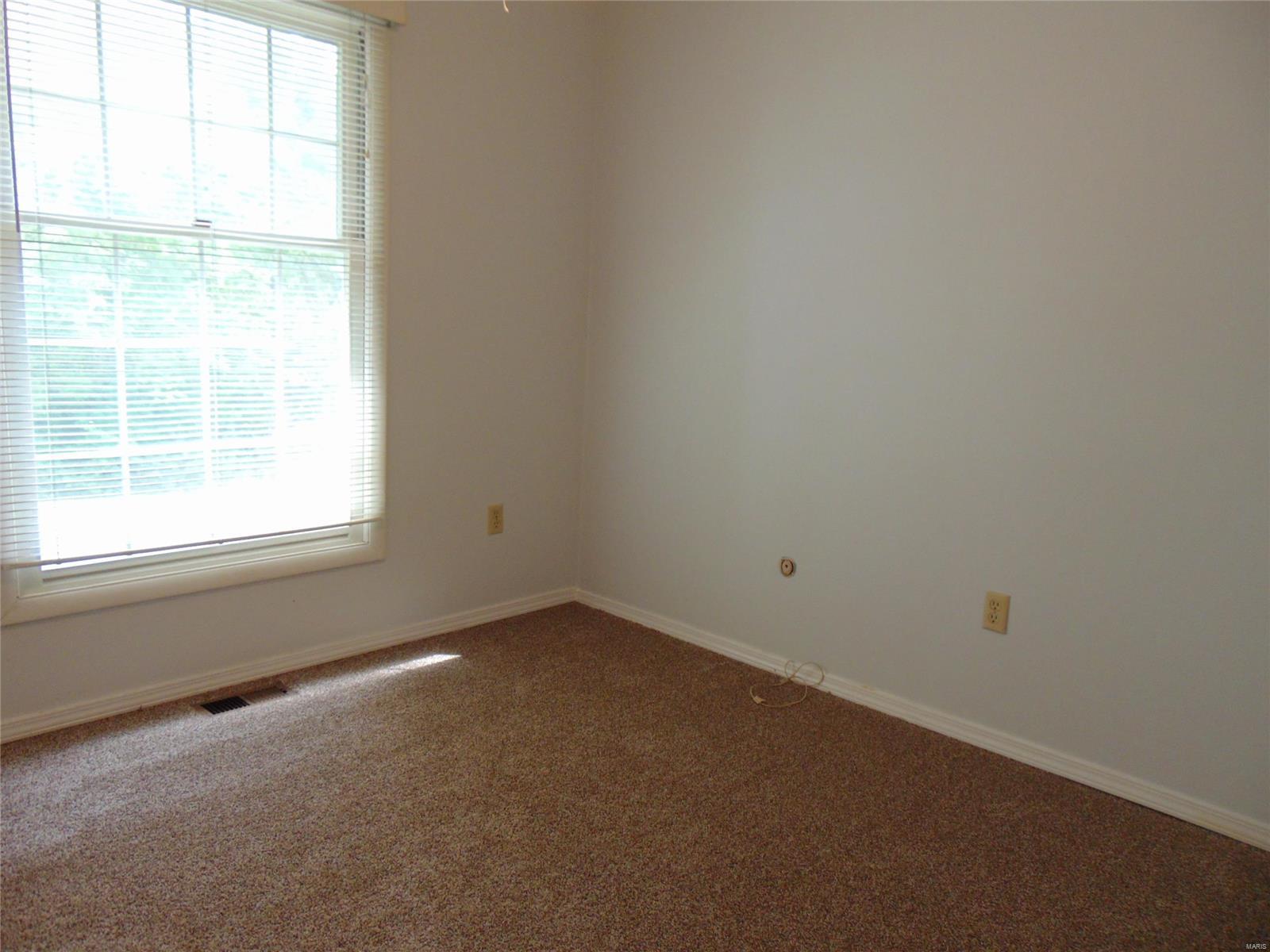 5212 Airport Road Godfrey, IL 62035 - Photo 27 of 76