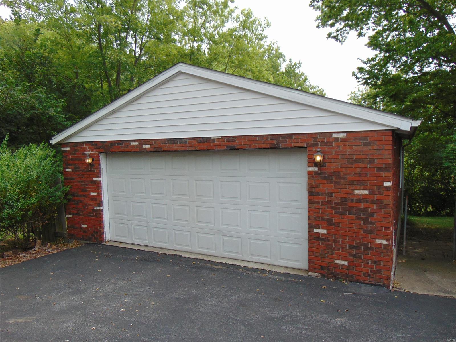 5212 Airport Road Godfrey, IL 62035 - Photo 73 of 76