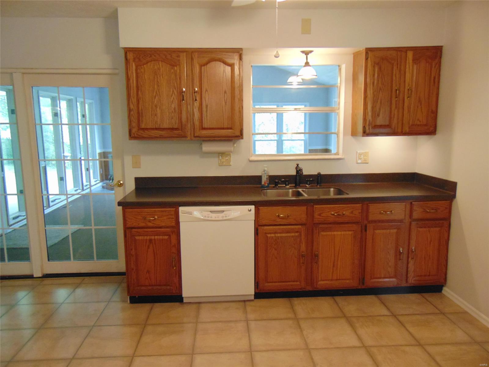 5212 Airport Road Godfrey, IL 62035 - Photo 9 of 76