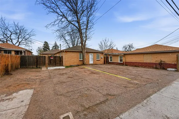 $1,000,000 | 1717 Clinton Street, Aurora, CO 80010