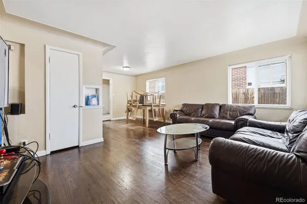 $1,000,000 | 1717 Clinton Street, Aurora, CO 80010