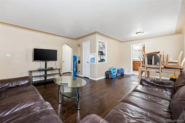 $1,000,000 | 1717 Clinton Street, Aurora, CO 80010