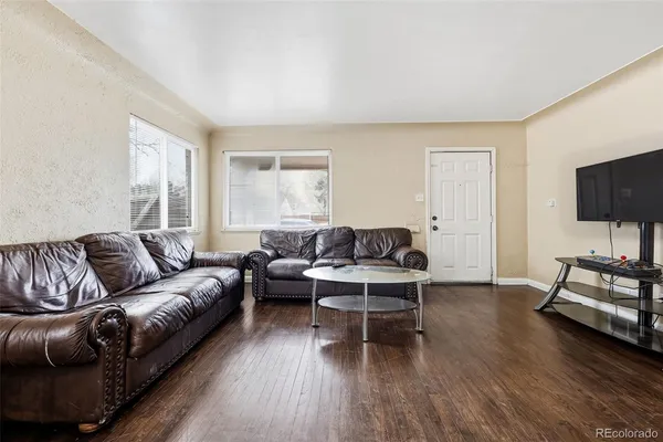 $1,000,000 | 1717 Clinton Street, Aurora, CO 80010