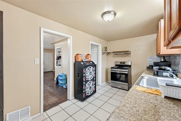 $1,000,000 | 1717 Clinton Street, Aurora, CO 80010