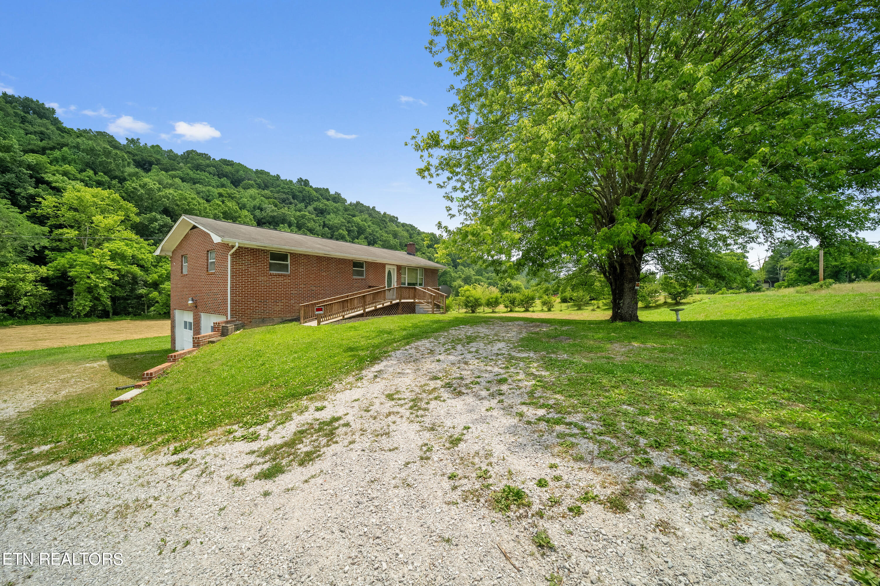 2597 Hinds Creek Road Heiskell, TN 37754 - Photo 4 of 33 DSC03280