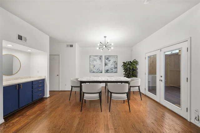 $275,000 | 2555 Bering Drive, Unit 1, Houston, TX 77057