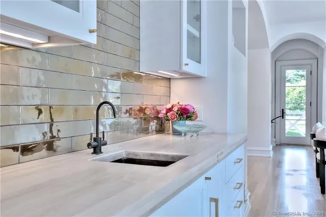 $6,500,000 | 69 Beachside Avenue, Westport, CT 06880