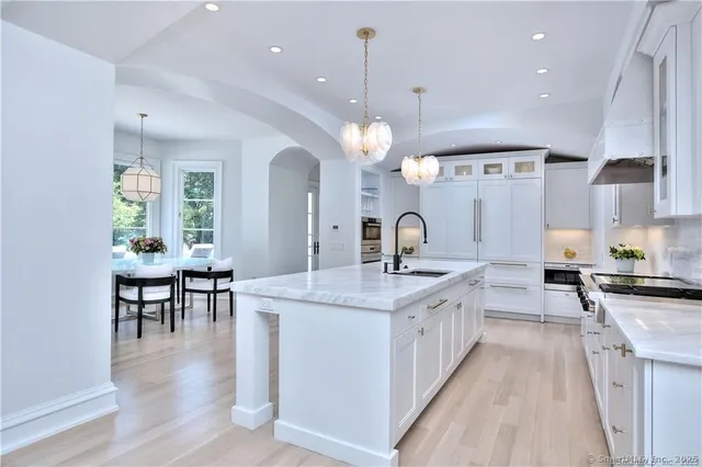 $6,500,000 | 69 Beachside Avenue, Westport, CT 06880