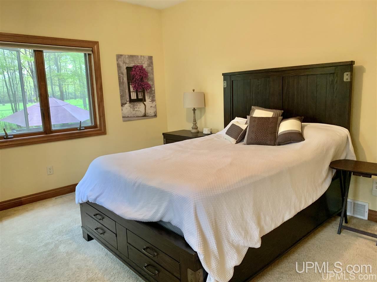 58 Tipperary Road Gladstone, MI 49837 - Photo 10 of 26 Gallery Image 10