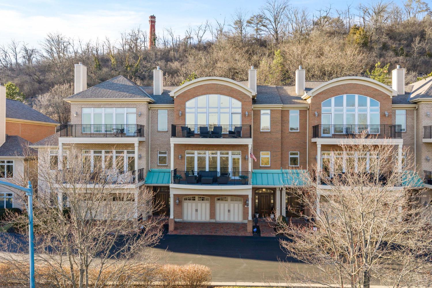 1464 Riverside Drive Cincinnati, OH 45202 - Photo 1 of 58