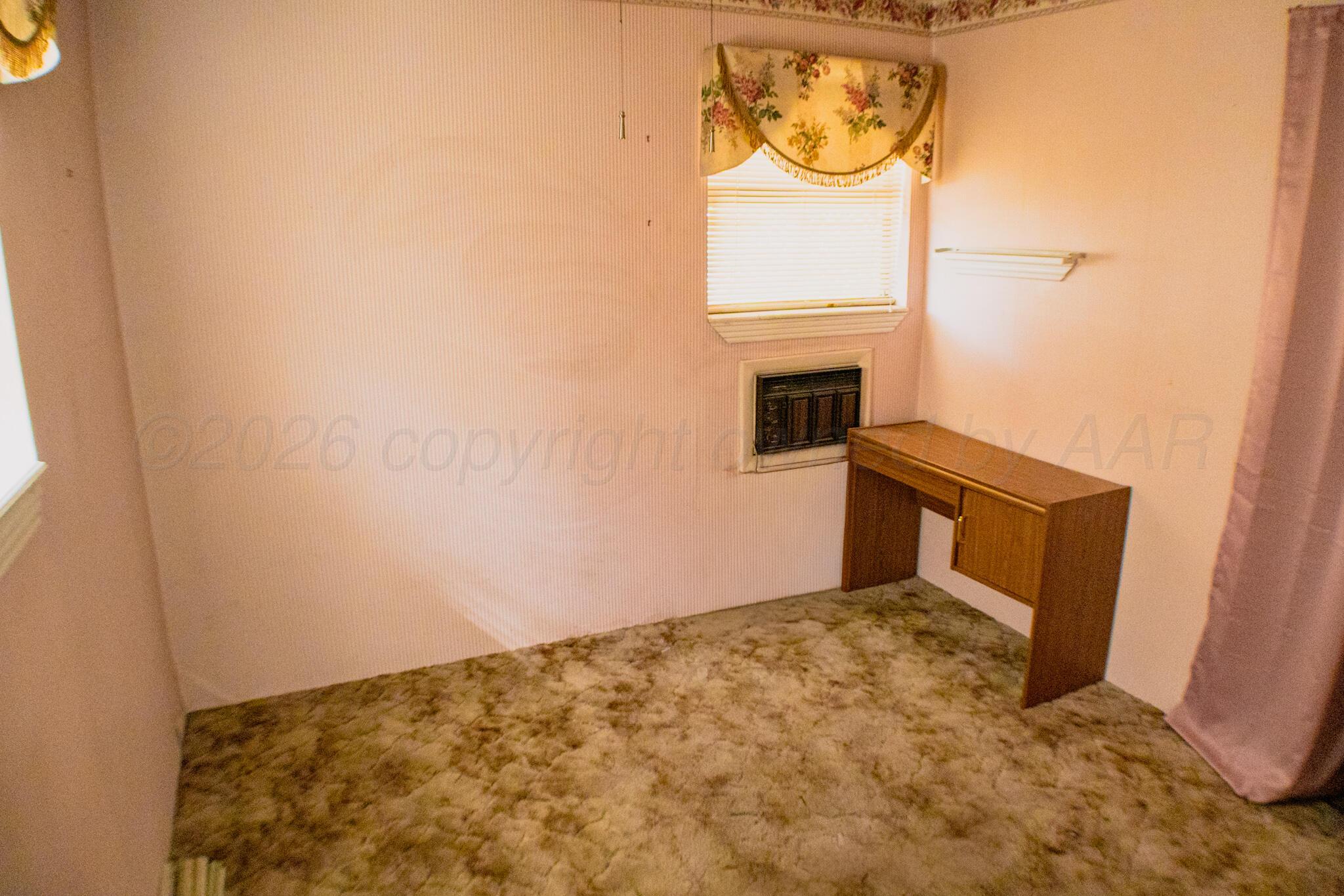 206 Maple Street Borger, TX 79007 - Photo 16 of 21 IMG_2876