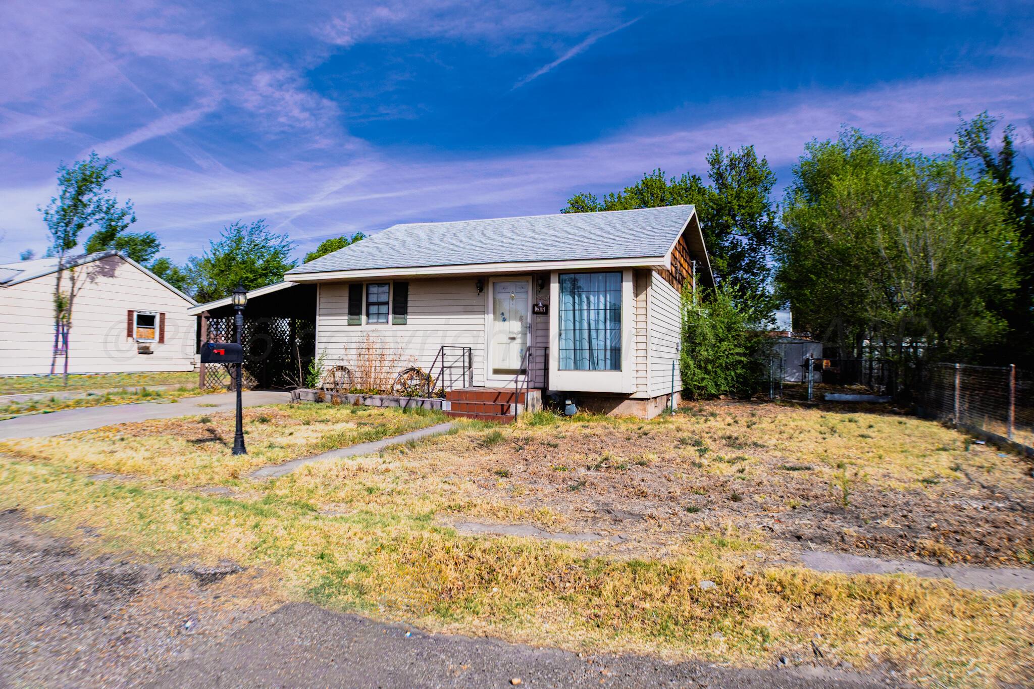 206 Maple Street Borger, TX 79007 - Photo 2 of 21 IMG_2837
