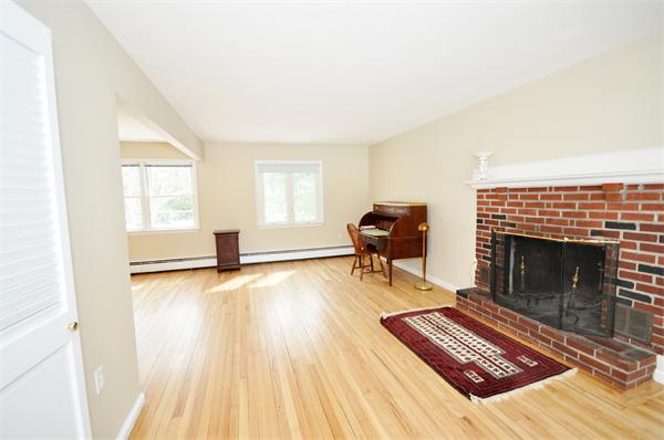 37 Nashoba Road Acton, MA 01720 - Photo 4 of 12 Gallery Image 4