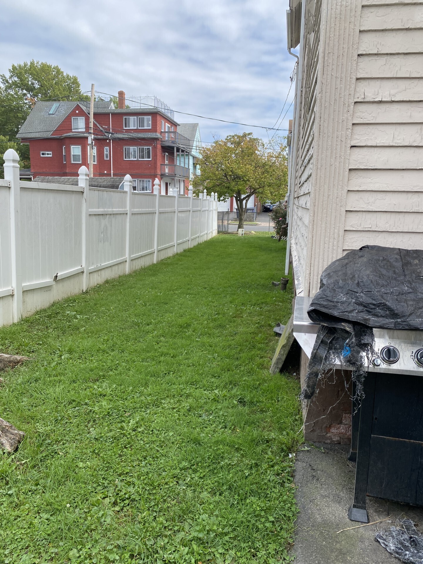 25 May Street Hartford, CT 06105 - Photo 3 of 24