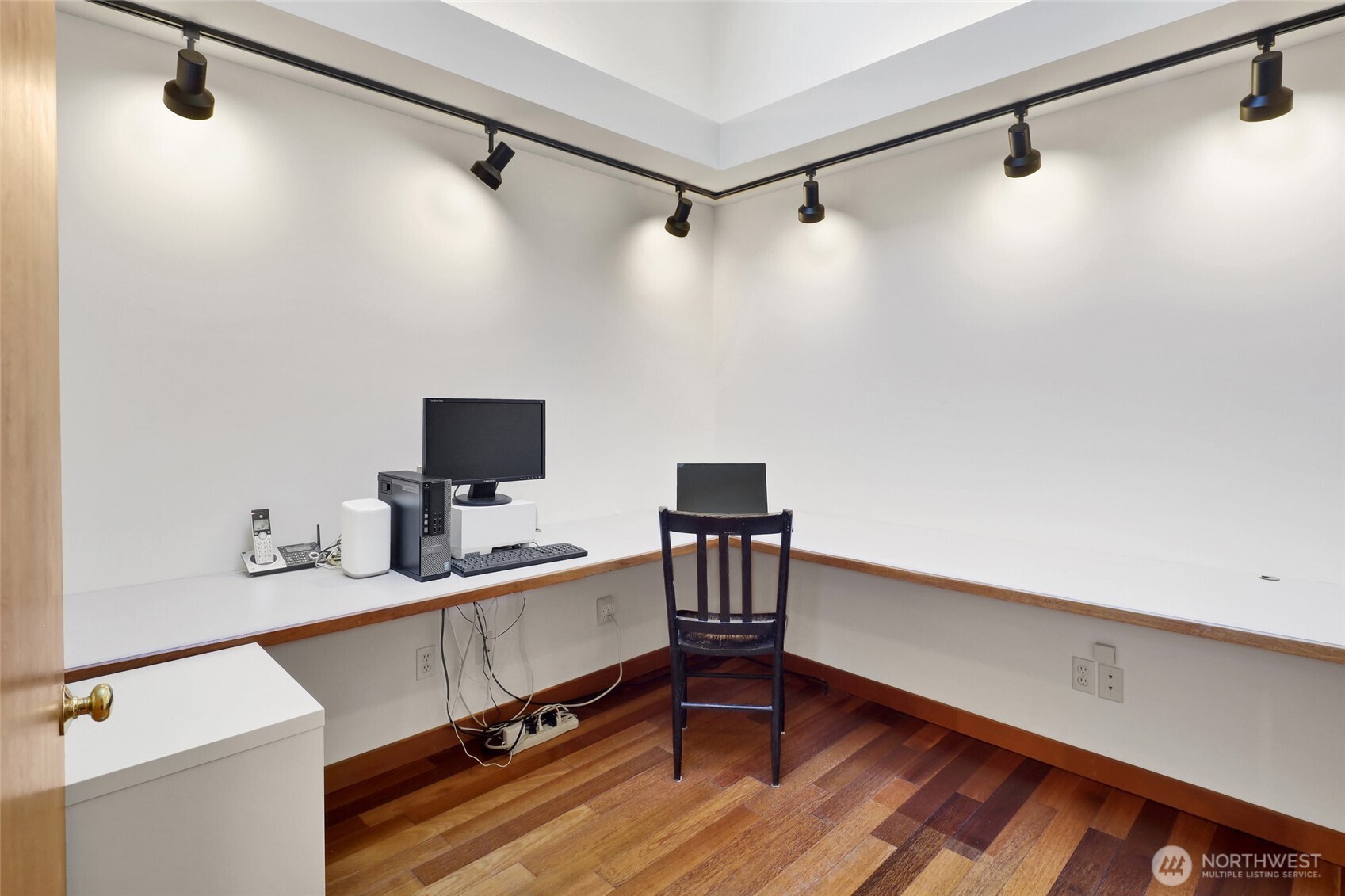 911 Coronado Avenue Bellingham, WA 98229 - Photo 16 of 40