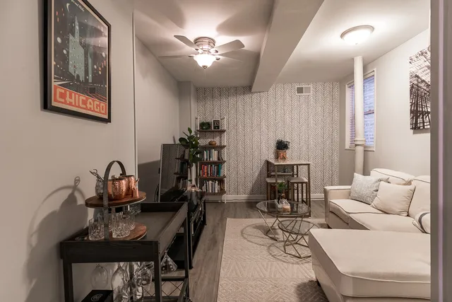 $1,400 | 7531 North Seeley Avenue, Unit GARDEN, Chicago, IL 60645