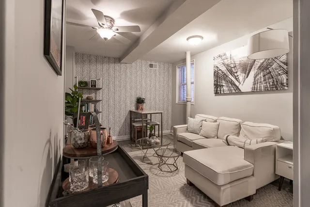 $1,400 | 7531 North Seeley Avenue, Unit GARDEN, Chicago, IL 60645