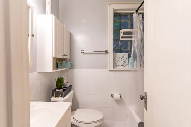 $1,400 | 7531 North Seeley Avenue, Unit GARDEN, Chicago, IL 60645