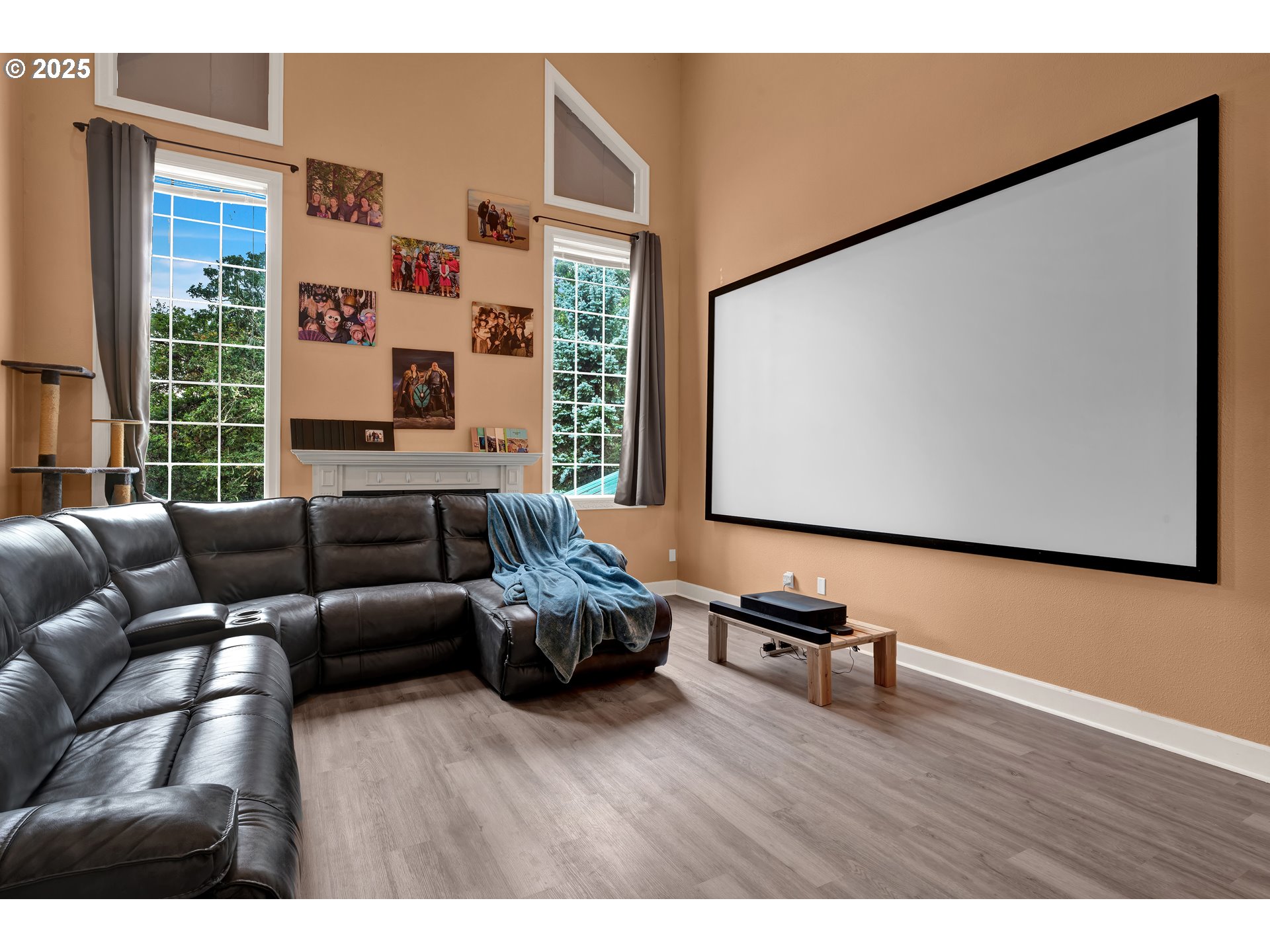 33530 Molitor Ranch Road Cottage Grove, OR 97424 - Photo 8 of 40 a living room with furniture and a flat screen tv