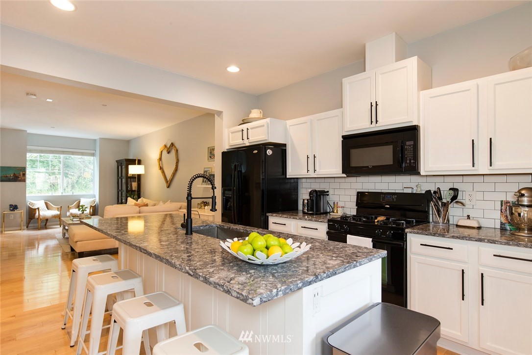 10625 Ross Road, Unit B Bothell, WA 98011 - Photo 8 of 24 Gallery Image 8