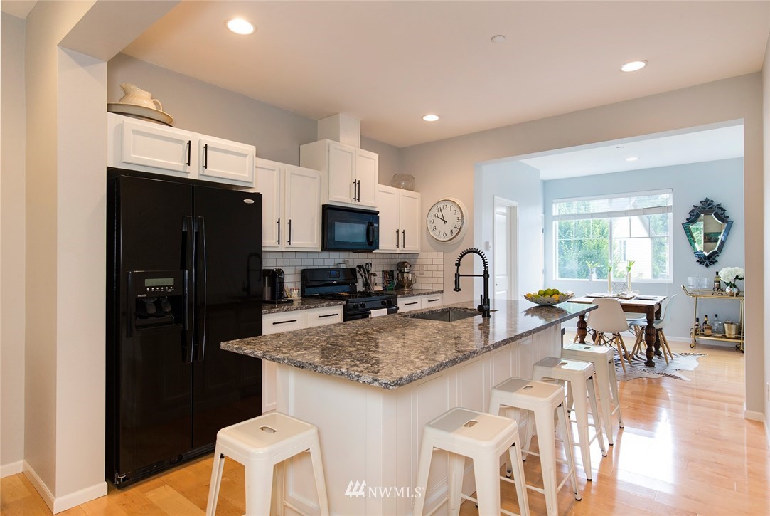 10625 Ross Road, Unit B Bothell, WA 98011 - Photo 9 of 24 Gallery Image 9