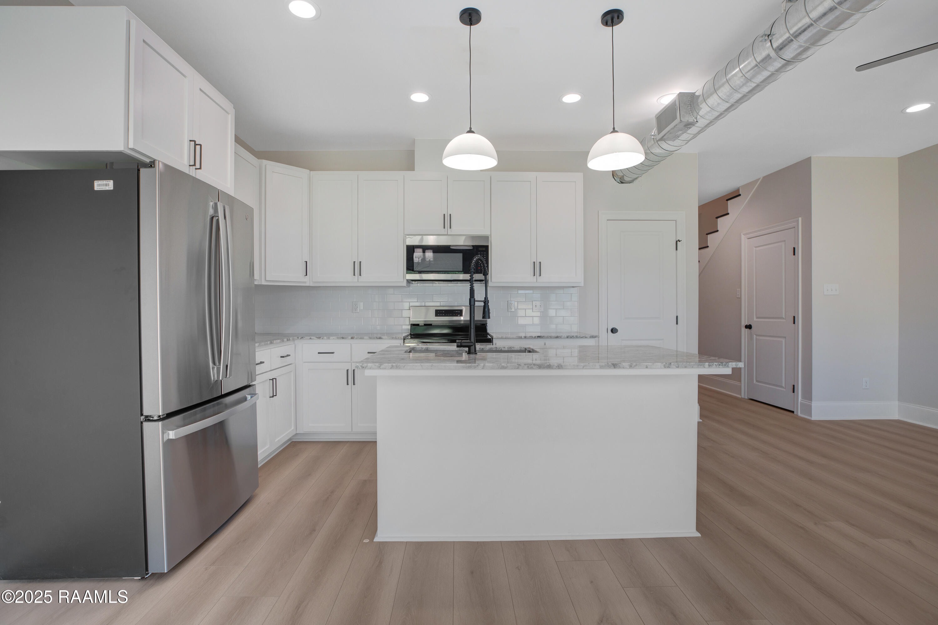 424 Eraste Landry Road Lafayette, LA 70506 - Photo 12 of 25 428 Eraste Landry -14