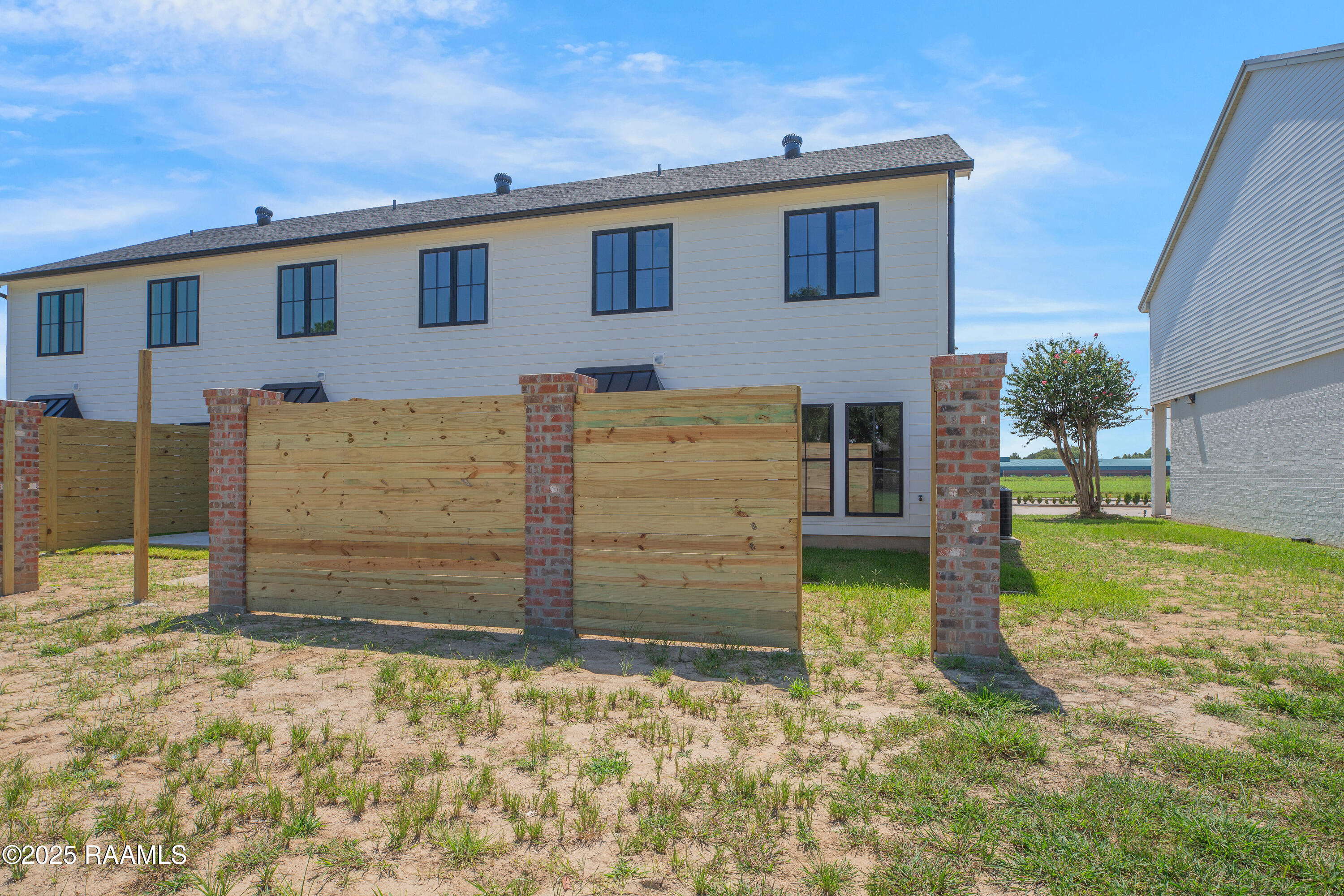 424 Eraste Landry Road Lafayette, LA 70506 - Photo 24 of 25 428 Eraste Landry -26