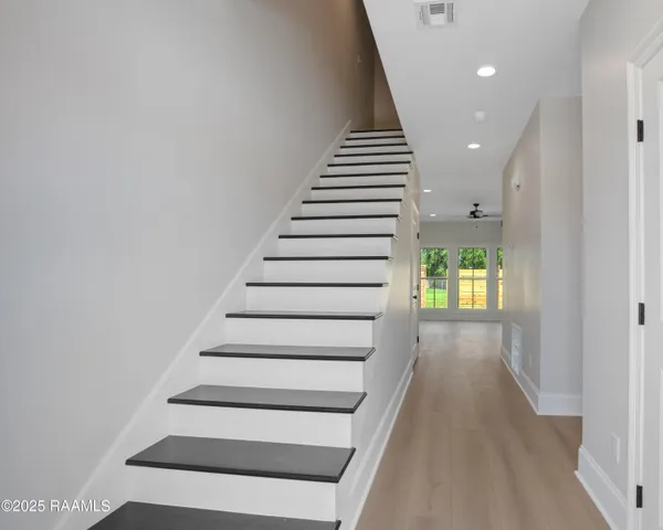 $287,500 | 424 Eraste Landry Road, Lafayette, LA 70506