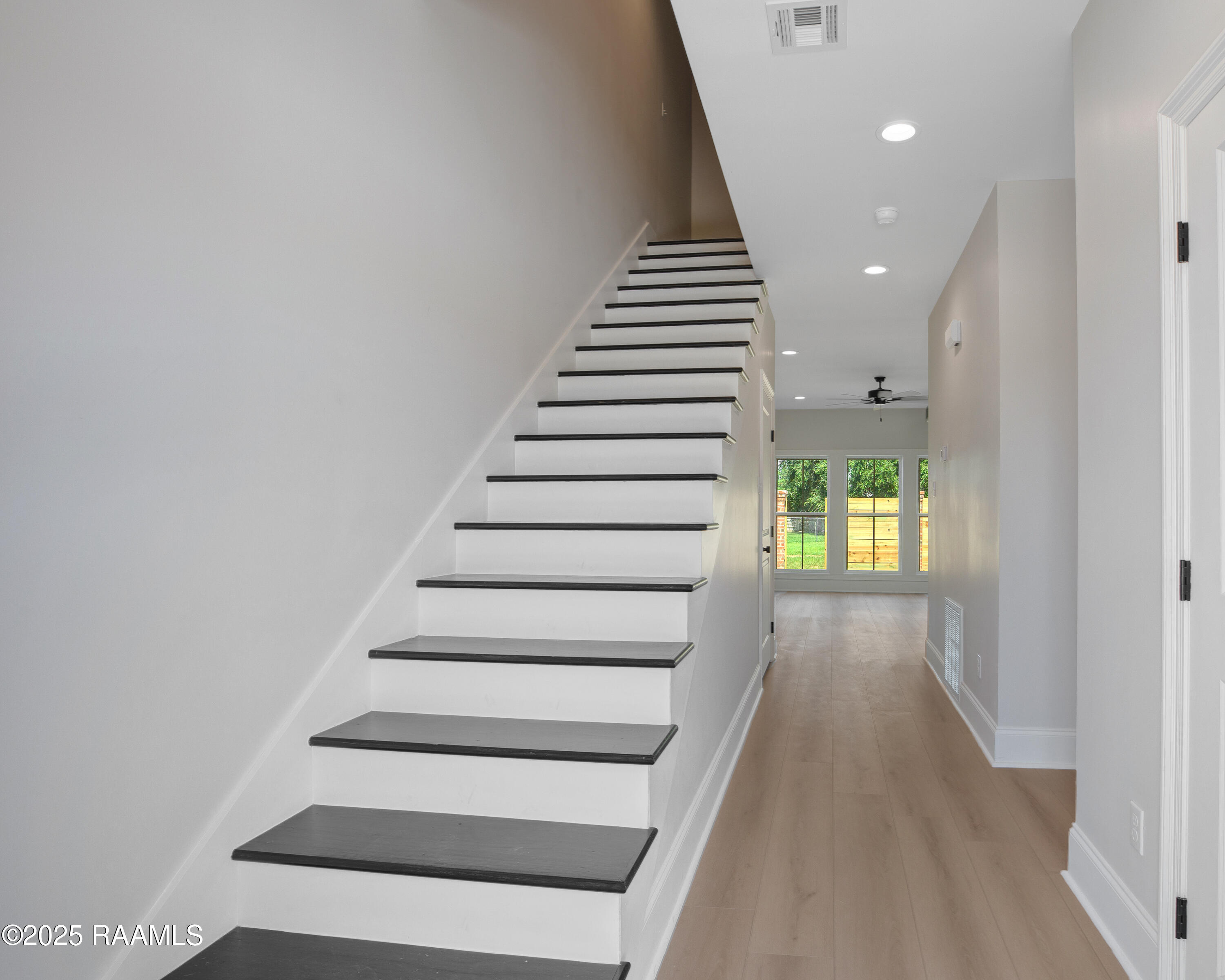 424 Eraste Landry Road Lafayette, LA 70506 - Photo 5 of 25 428 Eraste Landry -7