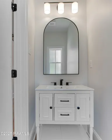 $287,500 | 424 Eraste Landry Road, Lafayette, LA 70506