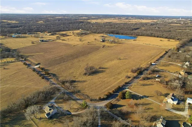 $259,900 | 15204 South Stewart Road, Lone Jack, MO 64070