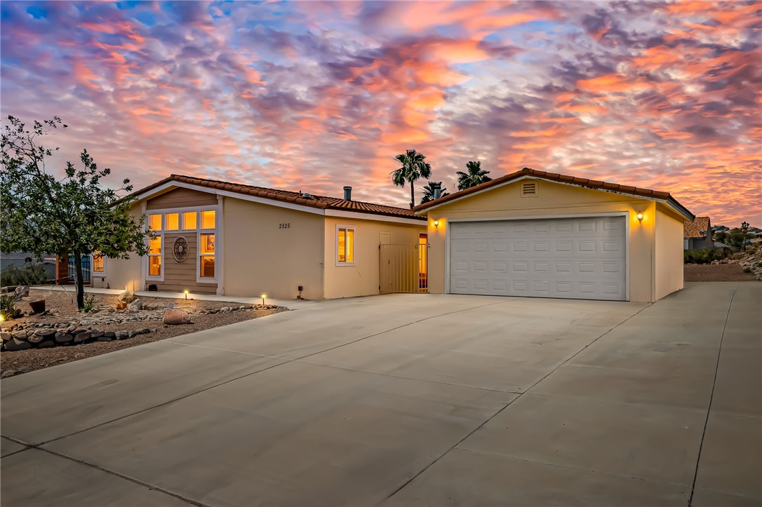 2525 South Ridge Avenue Bullhead City, AZ 86429 - Photo 6 of 76 Front of Structure
