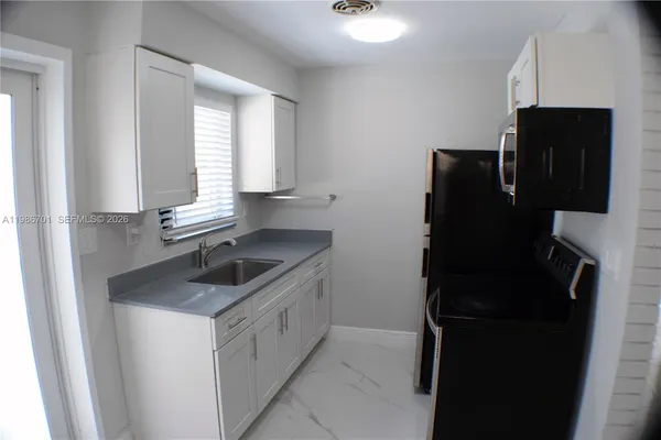 $2,450 | 622 Northeast 6th Street, Unit 2, Hallandale Beach, FL 33009