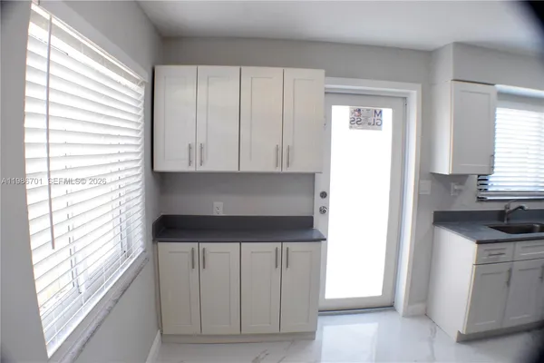 $2,450 | 622 Northeast 6th Street, Unit 2, Hallandale Beach, FL 33009