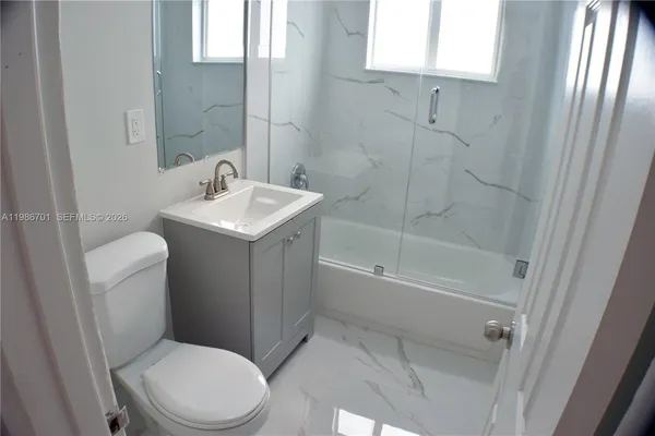 $2,450 | 622 Northeast 6th Street, Unit 2, Hallandale Beach, FL 33009