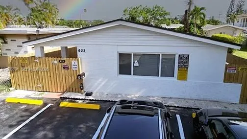 $2,450 | 622 Northeast 6th Street, Unit 2, Hallandale Beach, FL 33009