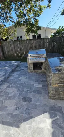 $2,450 | 622 Northeast 6th Street, Unit 2, Hallandale Beach, FL 33009