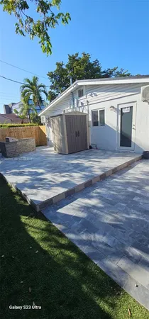 $2,450 | 622 Northeast 6th Street, Unit 2, Hallandale Beach, FL 33009