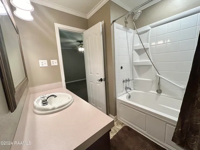 $189,900 | 7700 Lee Station Road, New Iberia, LA 70560