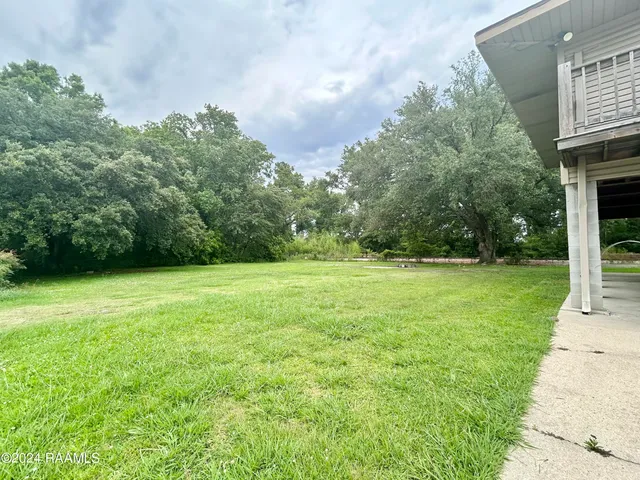 $189,900 | 7700 Lee Station Road, New Iberia, LA 70560