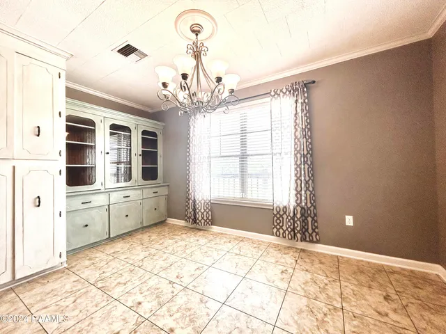 $189,900 | 7700 Lee Station Road, New Iberia, LA 70560