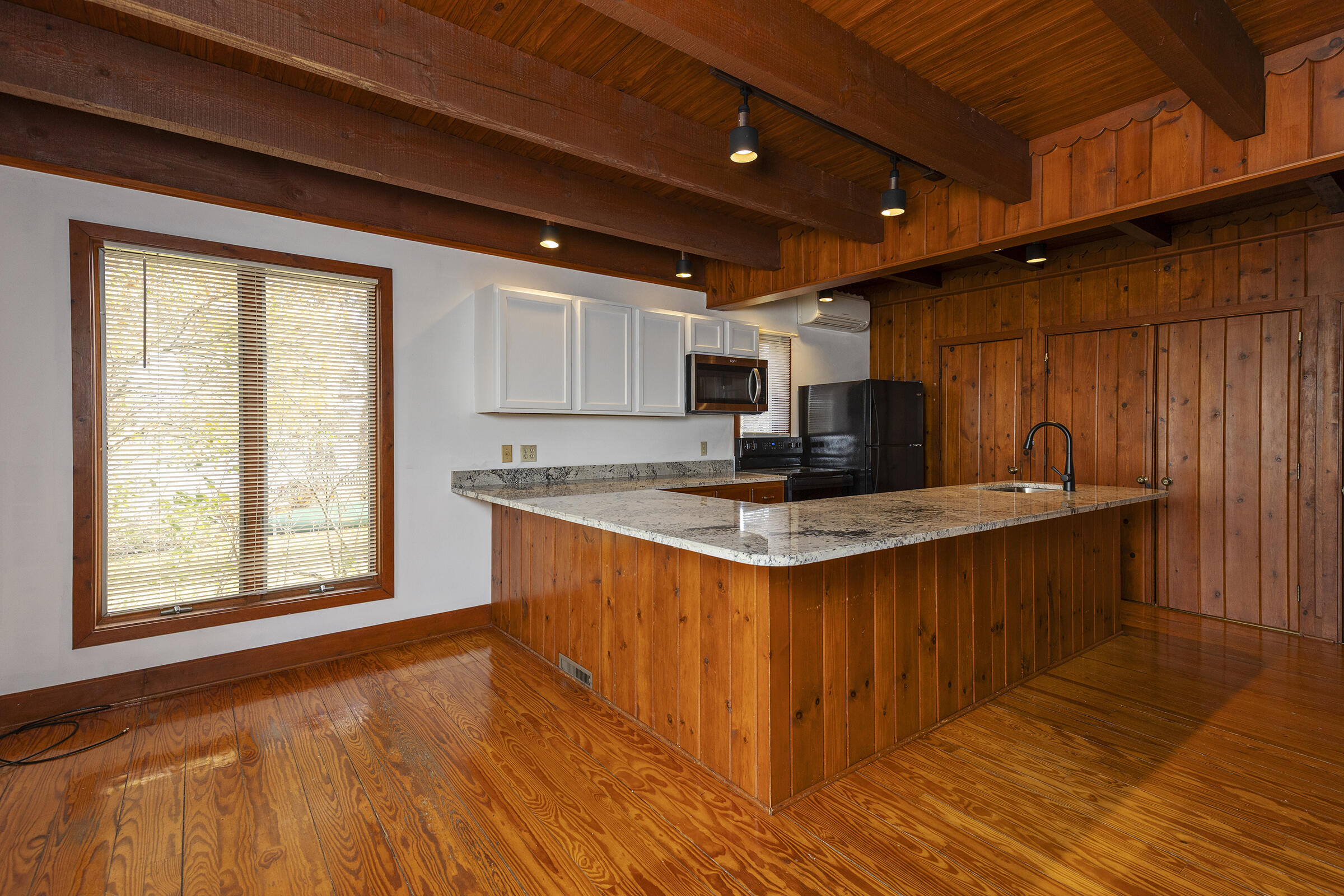 421 Milwaukee Avenue East Fort Atkinson, WI 53538 - Photo 12 of 81 421MilAve_030