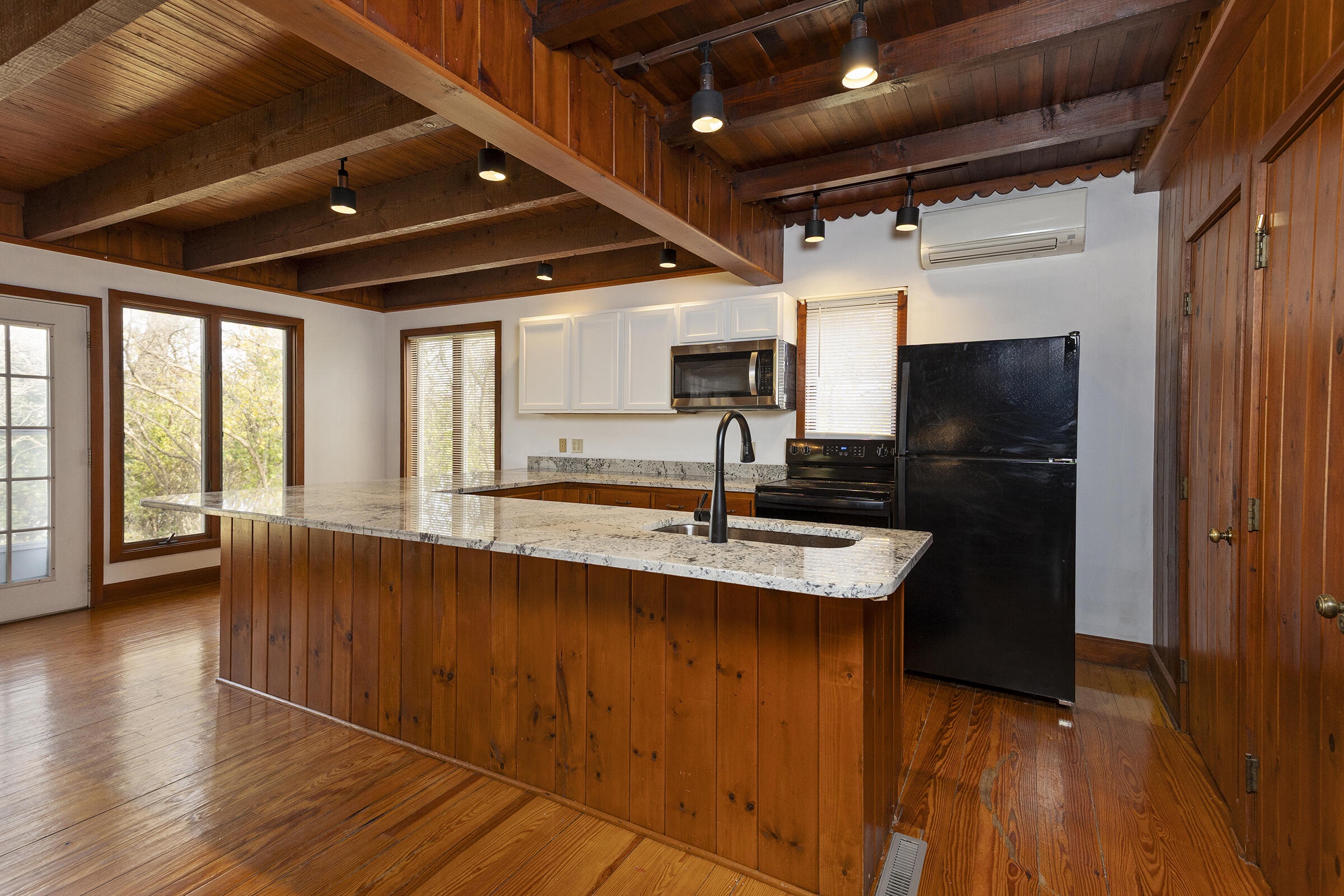 421 Milwaukee Avenue East Fort Atkinson, WI 53538 - Photo 13 of 81 421MilAve_029