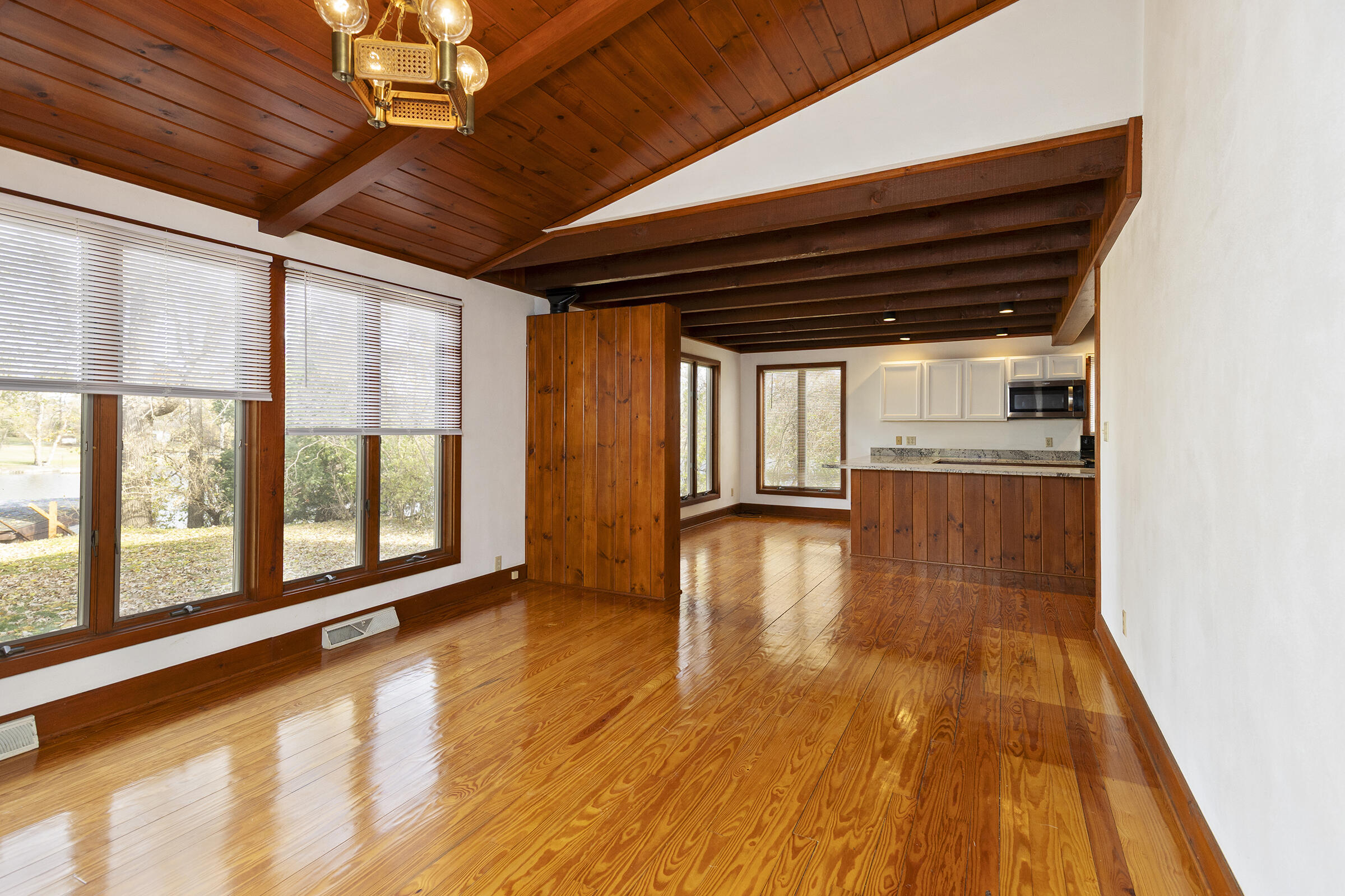 421 Milwaukee Avenue East Fort Atkinson, WI 53538 - Photo 7 of 81 421MilAve_034